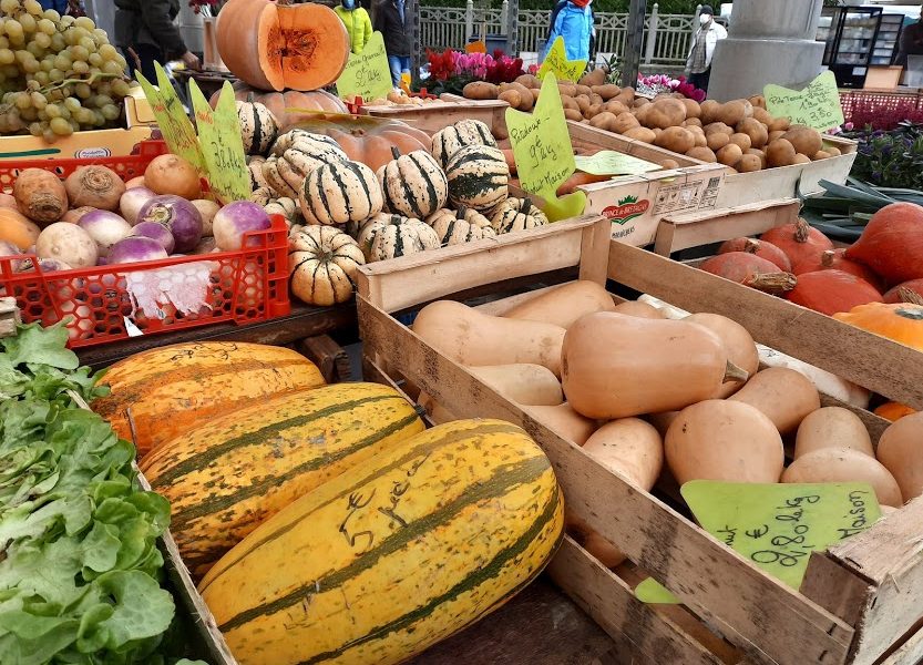 seasonal fruit and vegetables market