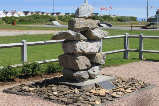 inukshuk monument canadien bernieres 2